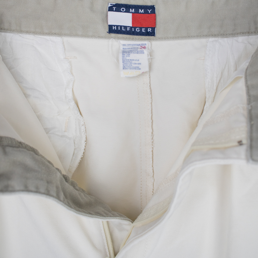 VINTAGE TOMMY HILFIGER PLEATED SHORTS - 36"