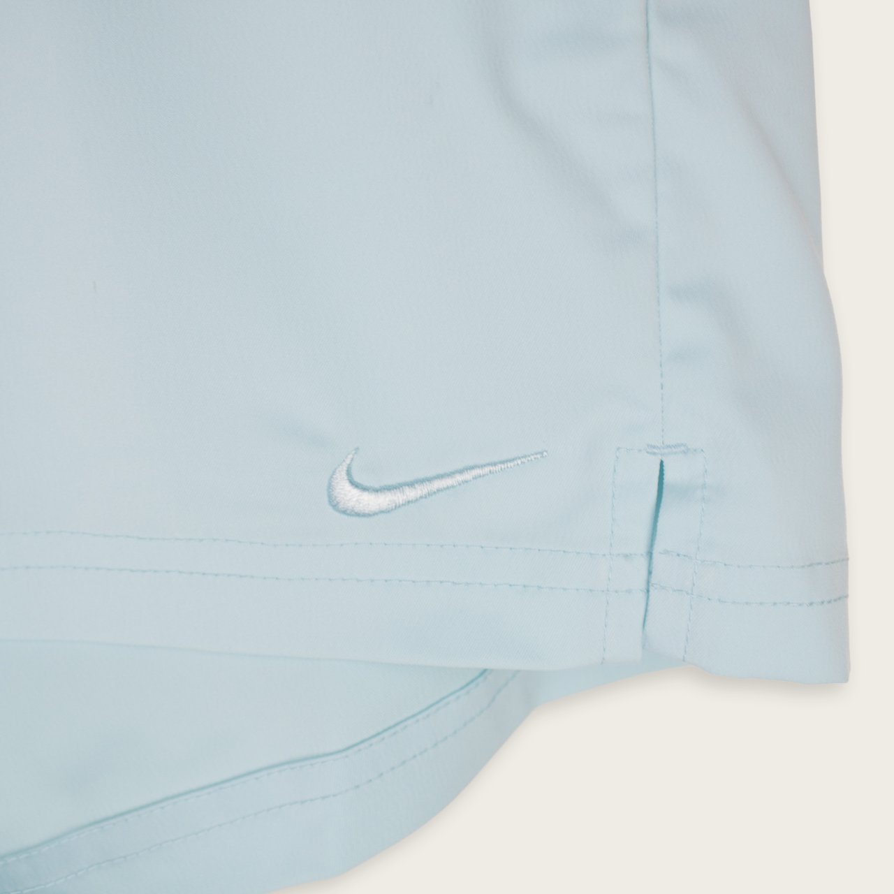 VINTAGE WMNS NIKE SHORTS - M