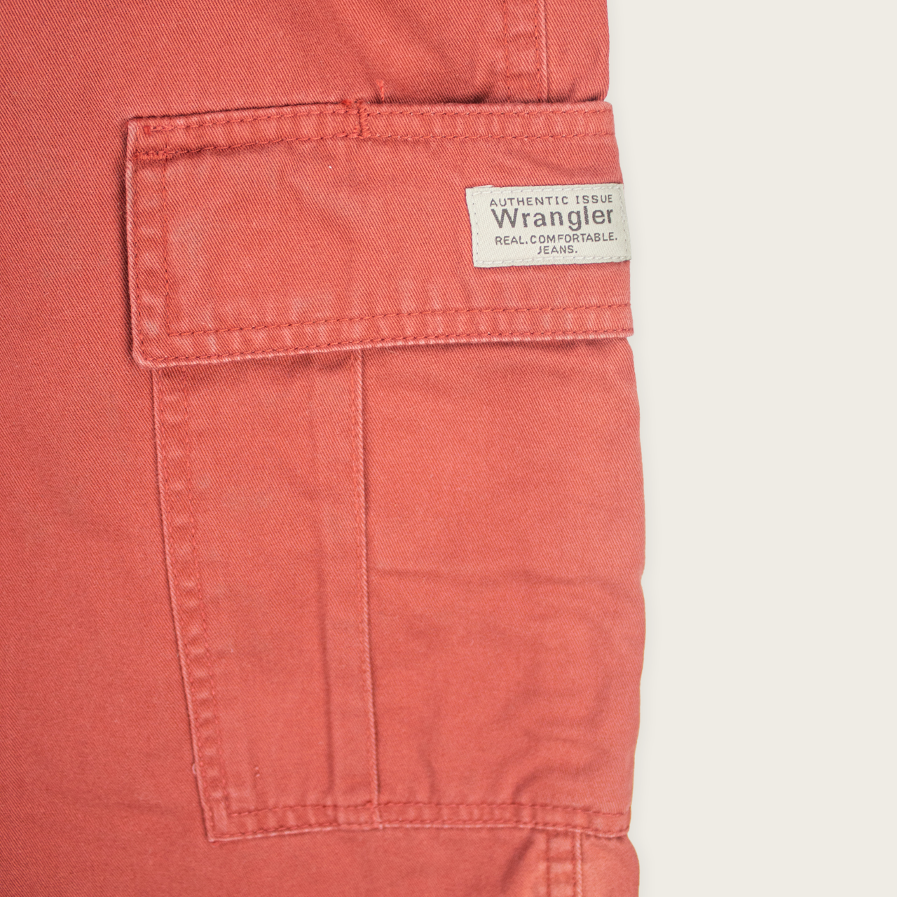 VINTAGE WRANGLER CARGO SHORTS - 40"