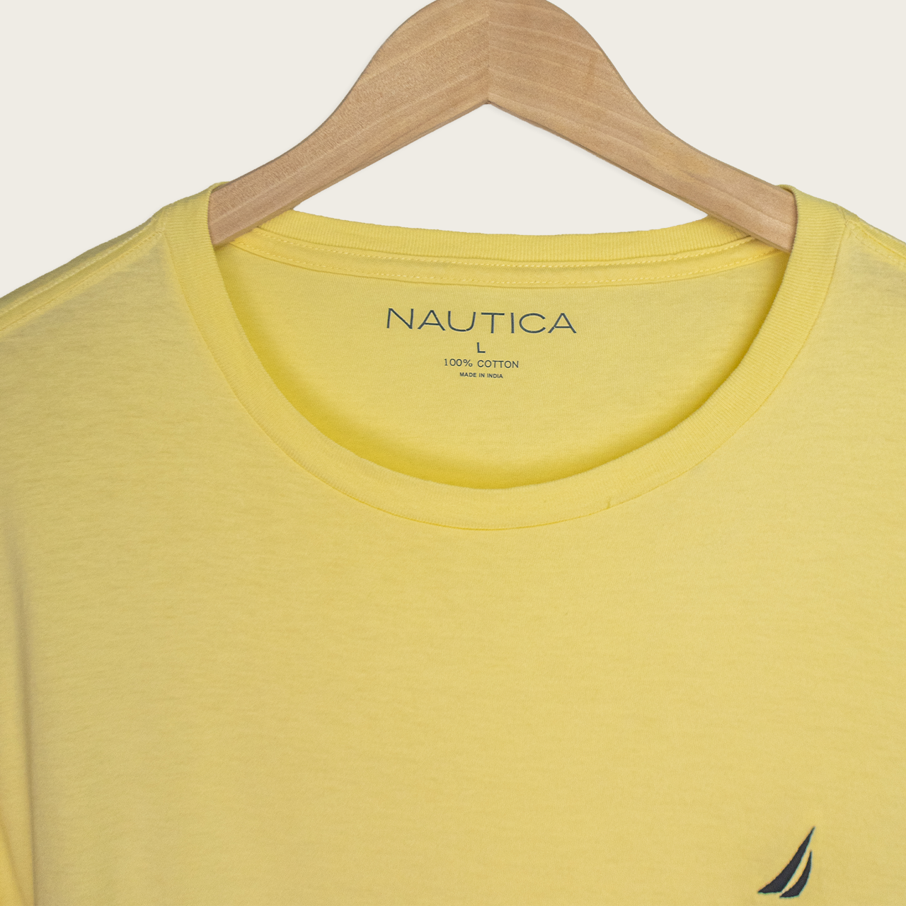 Nautica T-Shirt - L